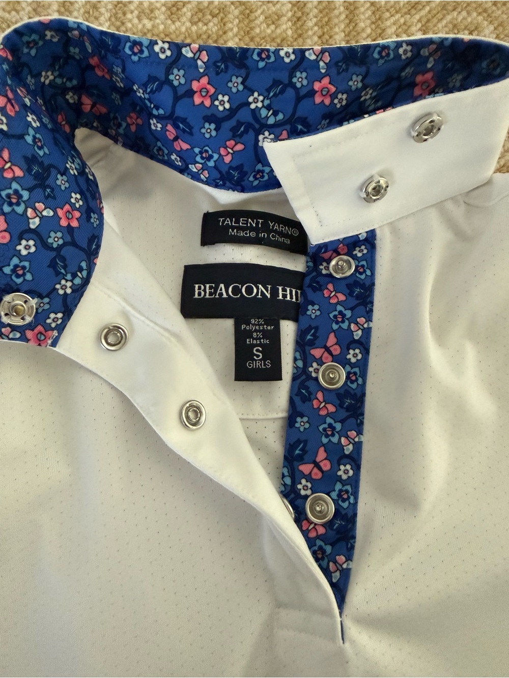 Essex Beacon Hill White Girls' Show Shirt. Size small